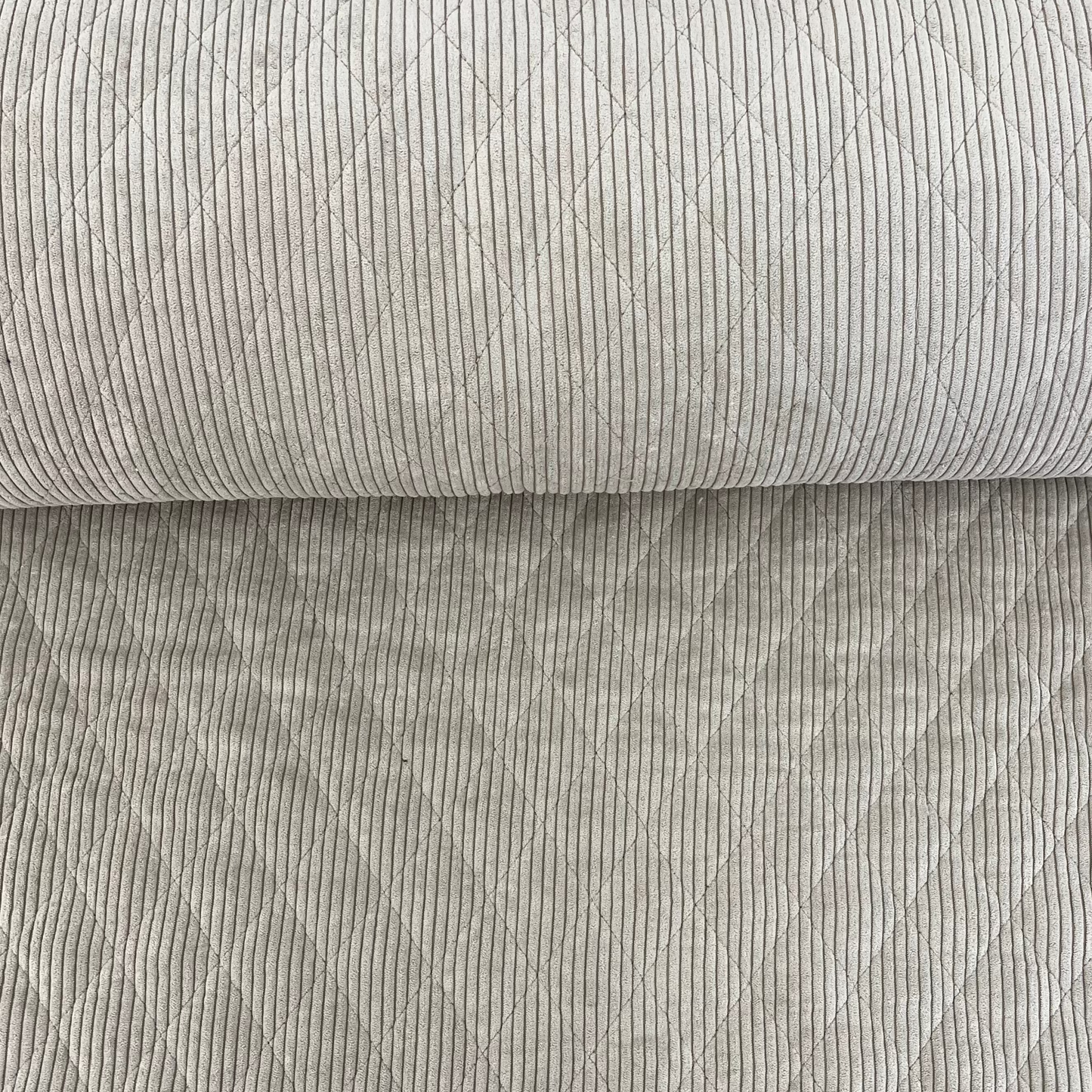 Breitcord gesteppt / Beige